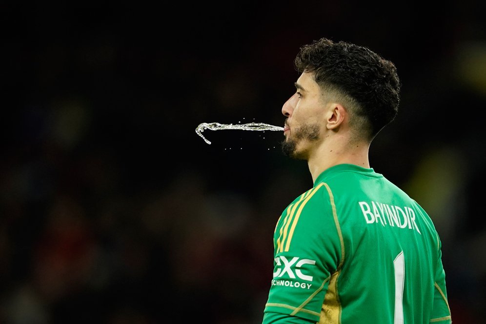 Gantikan Onana, Bayindir Ikut Bikin Blunder saat Hadapi Newcastle